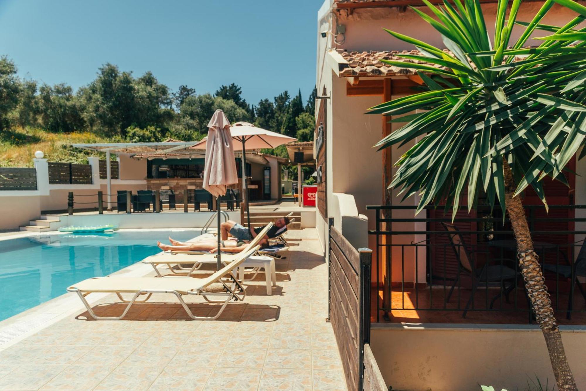 Kalypso Studio Resorts Kávos Екстериор снимка